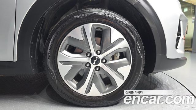 Kia Niro Plus Air 2023 — фото 27