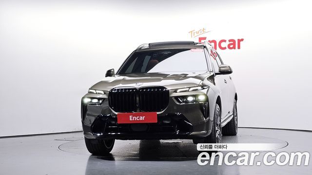 BMW X7 (G07) xDrive 40i M Sport 7STR 2025 — фото 3