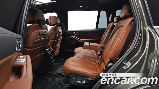 BMW X7 (G07) xDrive 40i M Sport 7STR 2025 — фото 11
