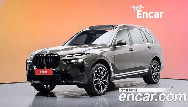 BMW X7 (G07) xDrive 40i M Sport 7STR 2025 — фото 1