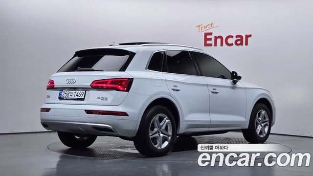 Audi Q5 (FY) 45 TFSI Quattro 2020 — фото 2