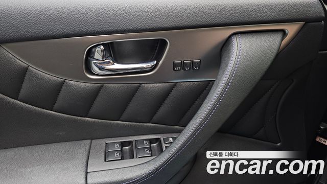 Infiniti QX70 3.7 AWD 2017 — фото 17