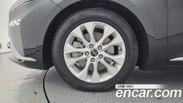 Kia K8 2.5 Gasoline 2WD Noblesse 2022 — фото 5