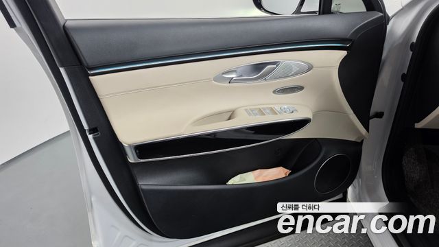 Genesis GV70 2.5T Gasoline 2WD 2025 — фото 24