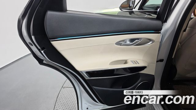 Genesis GV70 2.5T Gasoline 2WD 2025 — фото 25