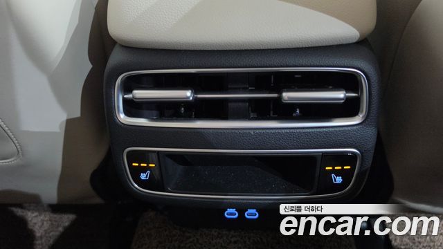 Genesis GV70 2.5T Gasoline 2WD 2025 — фото 31