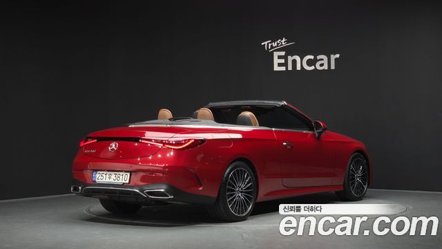 Mercedes-Benz CLE-Class (C236) CLE200 Cabriolet 2024 — фото 2