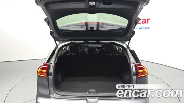 Kia Niro EV Prestige 2022 — фото 20