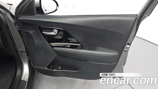 Kia Niro EV Prestige 2022 — фото 24
