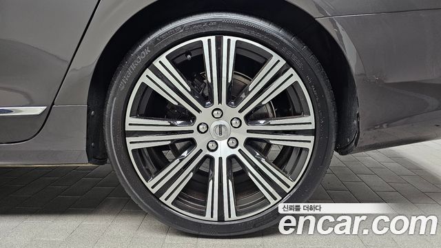 Volvo S90 T8 AWD Inscription 2021 — фото 21