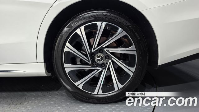 Mercedes-Benz E-Class (W214) E300 4MATIC Exclusive 2025 — фото 21
