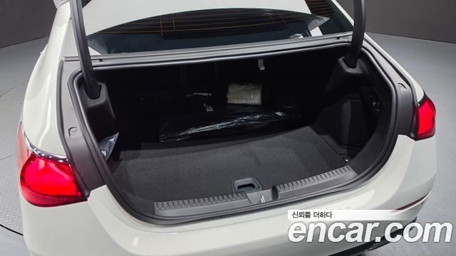 Mercedes-Benz E-Class (W214) E300 4MATIC Exclusive 2025 — фото 30
