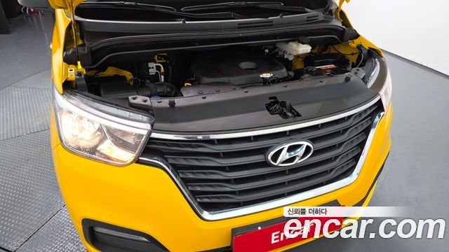 Hyundai Grand Starex Van 5-Seater Smart 2021 — фото 6