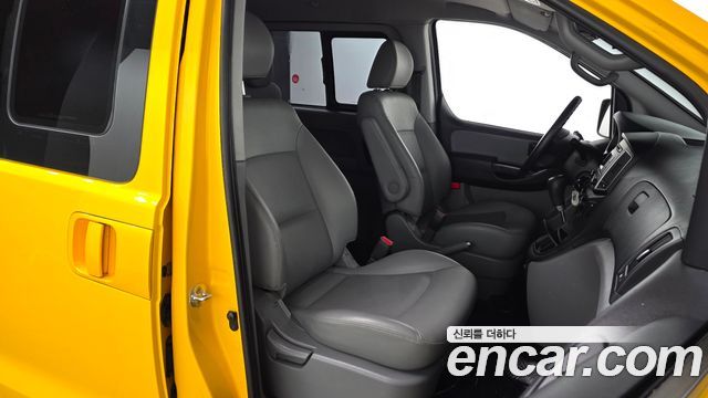 Hyundai Grand Starex Van 5-Seater Smart 2021 — фото 12