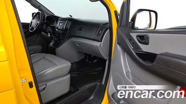Hyundai Grand Starex Van 5-Seater Smart 2021 — фото 26