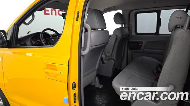 Hyundai Grand Starex Van 5-Seater Smart 2021 — фото 27