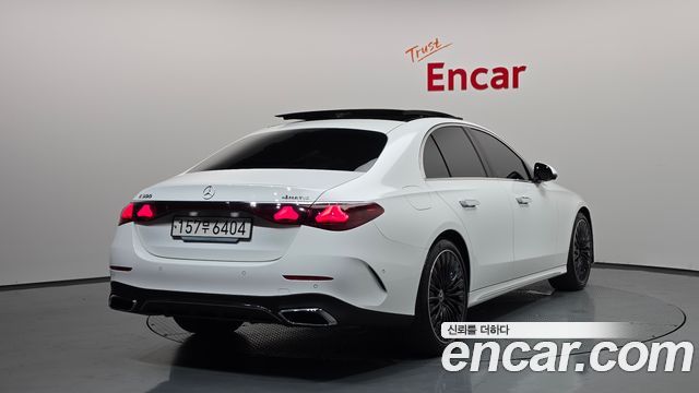Mercedes-Benz E-Class (W214) E300 4MATIC AMG Line 2024 — фото 2