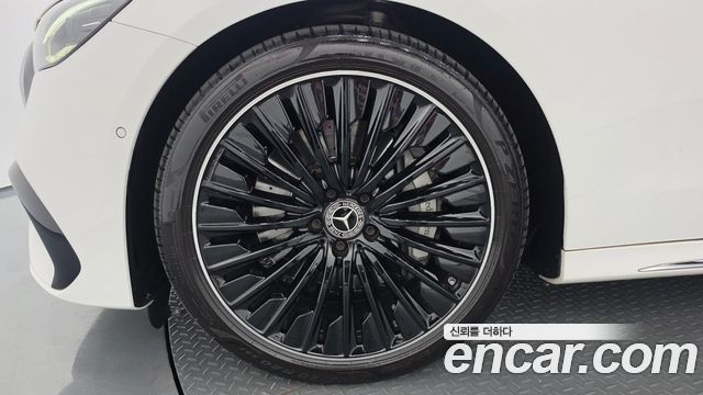 Mercedes-Benz E-Class (W214) E300 4MATIC AMG Line 2024 — фото 5