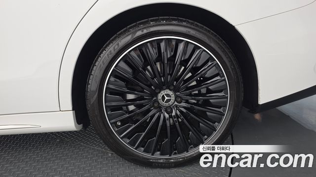 Mercedes-Benz E-Class (W214) E300 4MATIC AMG Line 2024 — фото 27