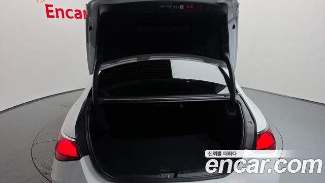 Mercedes-Benz E-Class (W214) E300 4MATIC AMG Line 2024 — фото 33