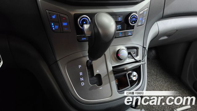 Hyundai Grand Starex 4WD Camping car 2021 — фото 9
