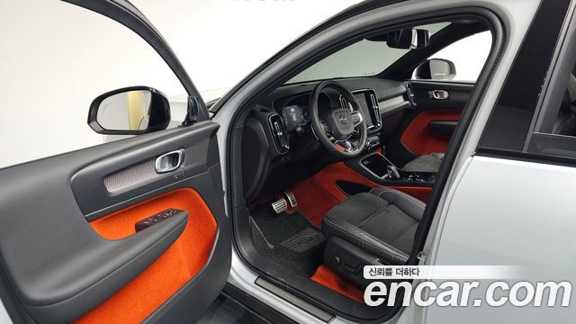 Volvo XC40 T4 R-Design 2020 — фото 10