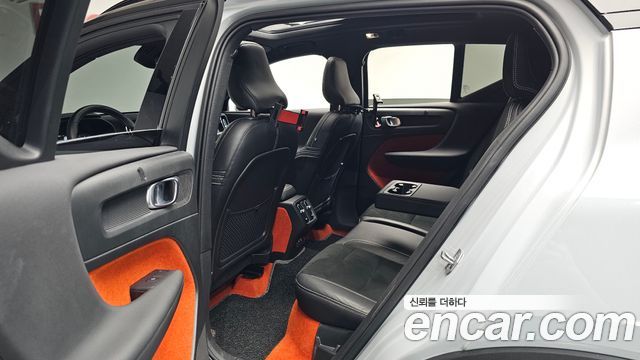 Volvo XC40 T4 R-Design 2020 — фото 11