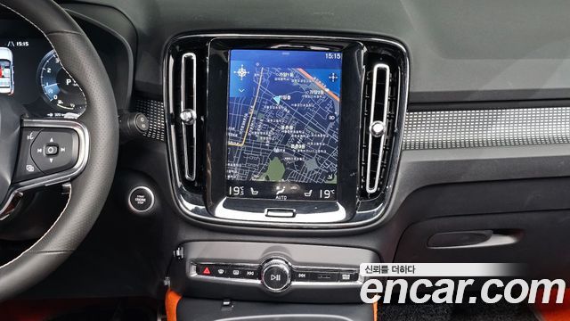 Volvo XC40 T4 R-Design 2020 — фото 17