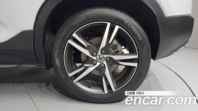 Volvo XC40 T4 R-Design 2020 — фото 21