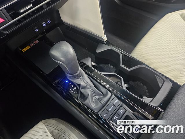 Toyota Camry (XV80) 2.5 XLE Premium Hybrid 2025 — фото 9