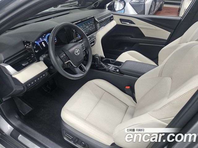 Toyota Camry (XV80) 2.5 XLE Premium Hybrid 2025 — фото 10