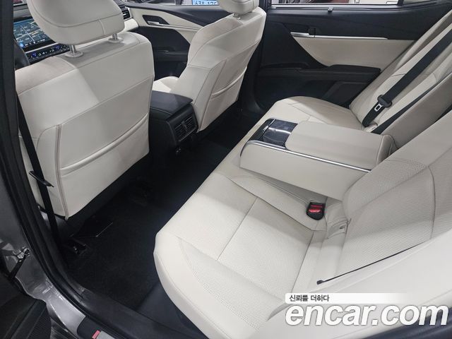 Toyota Camry (XV80) 2.5 XLE Premium Hybrid 2025 — фото 16