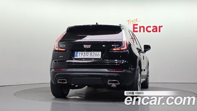 Cadillac XT4 2.0 Sport AWD 2023 — фото 4