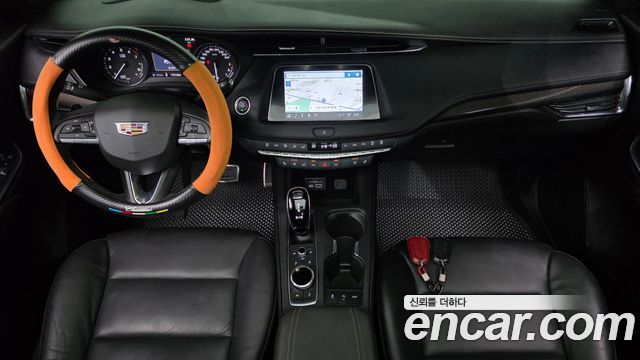 Cadillac XT4 2.0 Sport AWD 2023 — фото 7