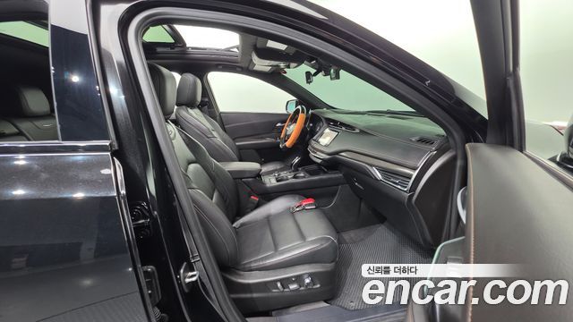 Cadillac XT4 2.0 Sport AWD 2023 — фото 10