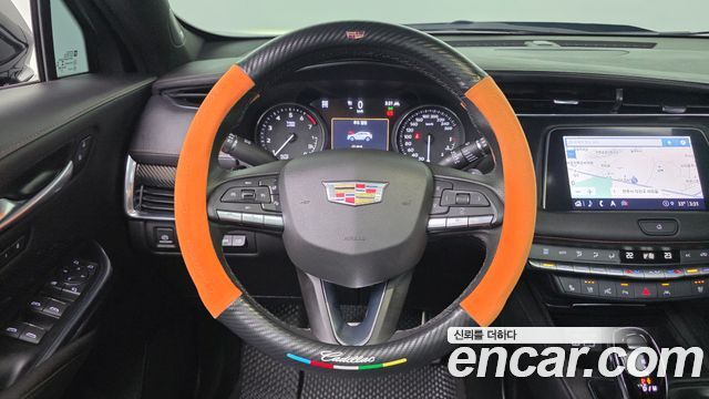 Cadillac XT4 2.0 Sport AWD 2023 — фото 13