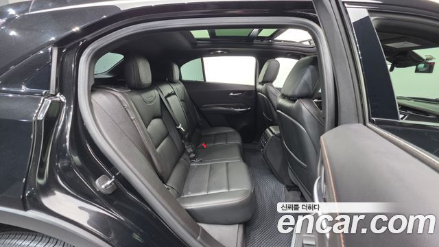 Cadillac XT4 2.0 Sport AWD 2023 — фото 19
