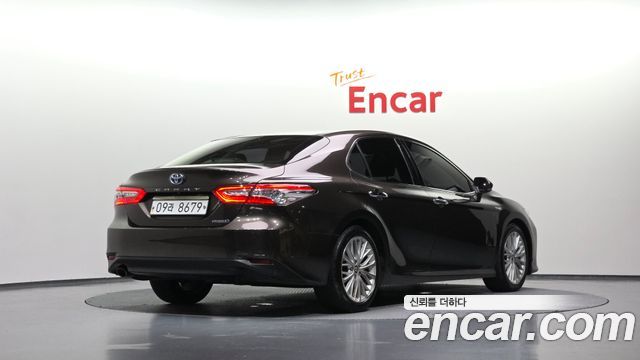 Toyota Camry (XV70) 2.5 XLE Hybrid 2018 — фото 2