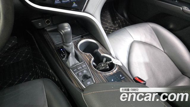Toyota Camry (XV70) 2.5 XLE Hybrid 2018 — фото 9