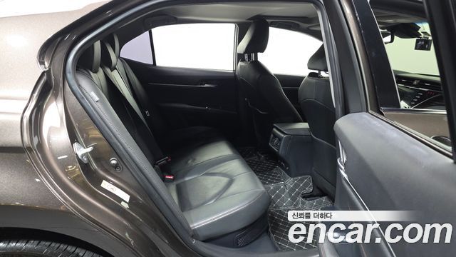 Toyota Camry (XV70) 2.5 XLE Hybrid 2018 — фото 12