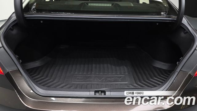 Toyota Camry (XV70) 2.5 XLE Hybrid 2018 — фото 20
