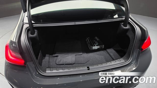 BMW 3 Series (G20) 320i M Sport 2025 — фото 16