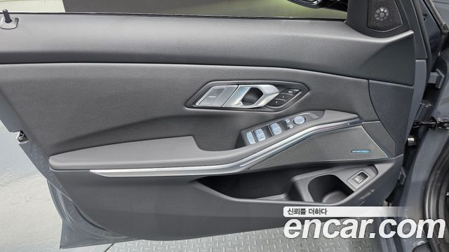 BMW 3 Series (G20) 320i M Sport 2025 — фото 24