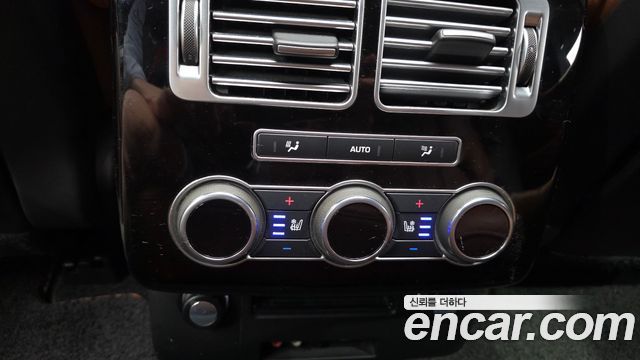 Land Rover Range Rover (IV) 4.4 SDV8 AB DIESEL 2016 — фото 17