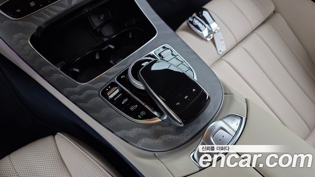 Mercedes-Benz E-Class (W213) E450 4MATIC Cabriolet 2023 — фото 17