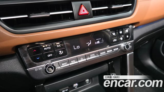 Kia Seltos Gasoline 2.0 2WD Signature 2023 — фото 17