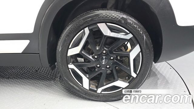 Kia Seltos Gasoline 2.0 2WD Signature 2023 — фото 21