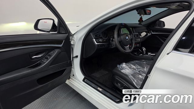 BMW 5 Series (F10) 528i xDrive Luxury 2014 — фото 10