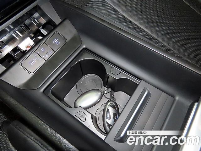 Hyundai Grandeur (GN7) 3.5 LPG 2WD (Taxi) Deluxe 2023 — фото 17