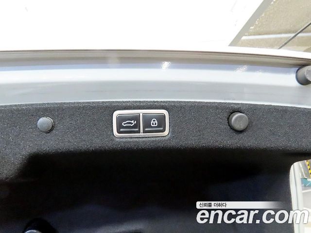 Hyundai Grandeur (GN7) 3.5 LPG 2WD (Taxi) Deluxe 2023 — фото 22